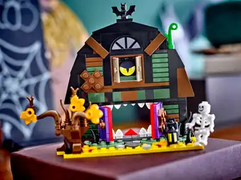 Halloween Barn 40721