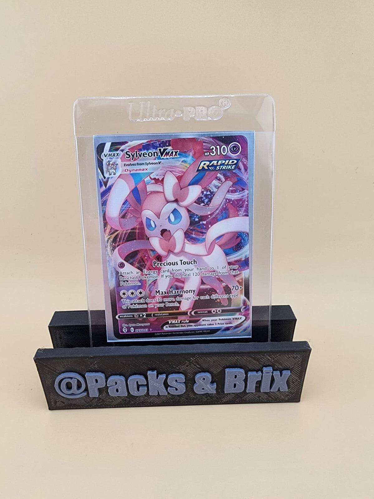 Sylveon VMAX 075/203 Swsh07: Evolving Skies Holo NM