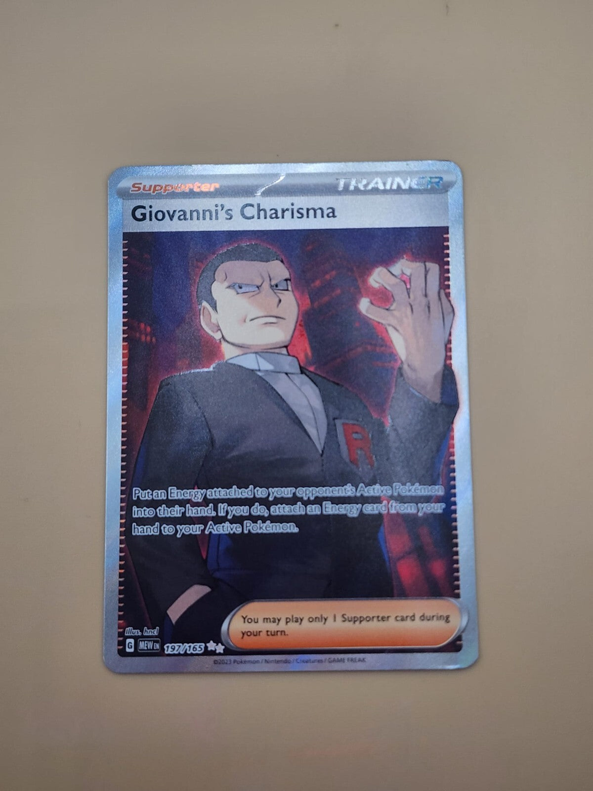 Giovanni's Charisma 197/165 Sv: Scarlet & Violet 151 Holo NM ( Near Mint )