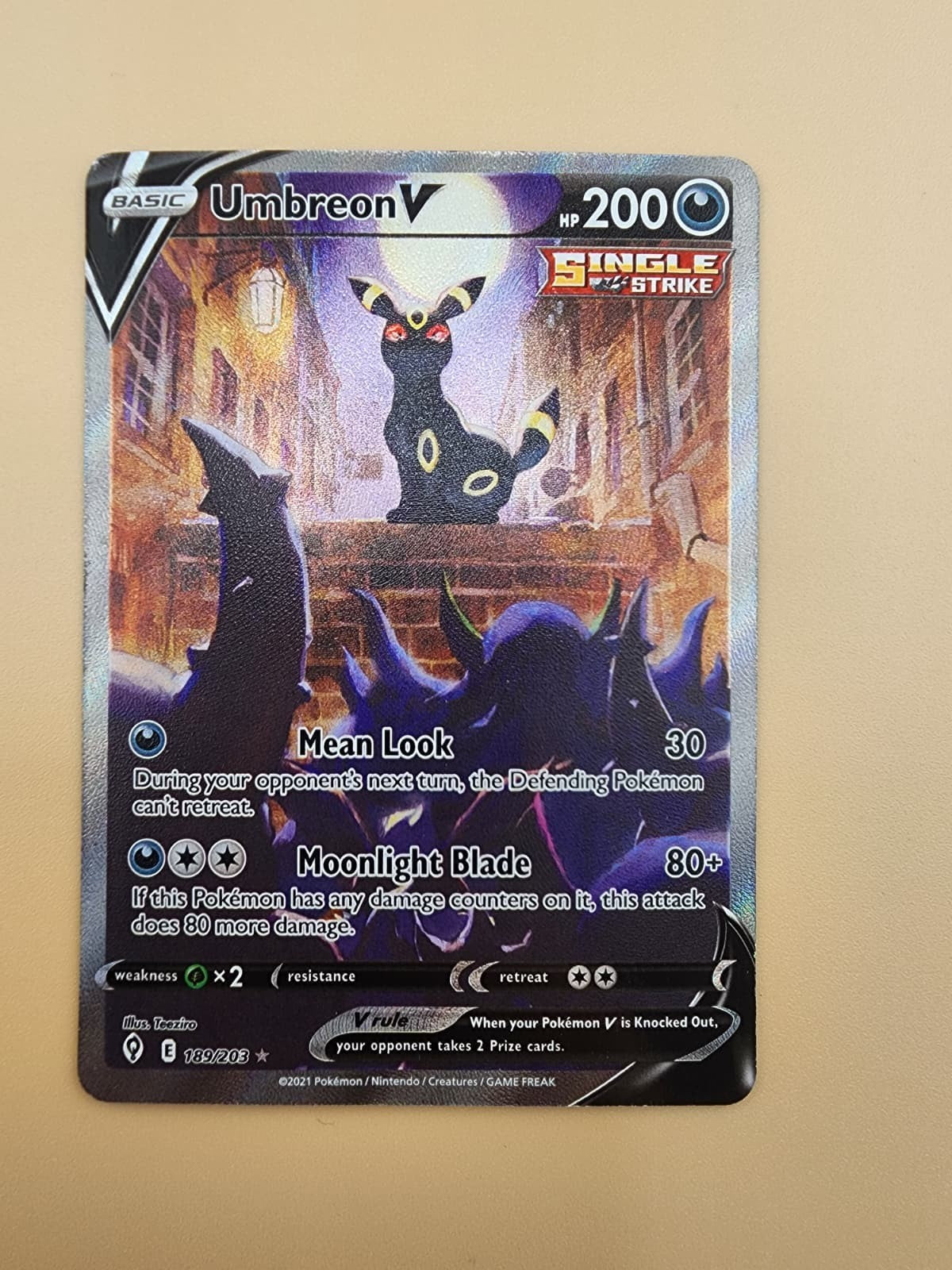 Umbreon V (Alternate Full Art) 189/203 SWSH07:Moderately Played (MP)