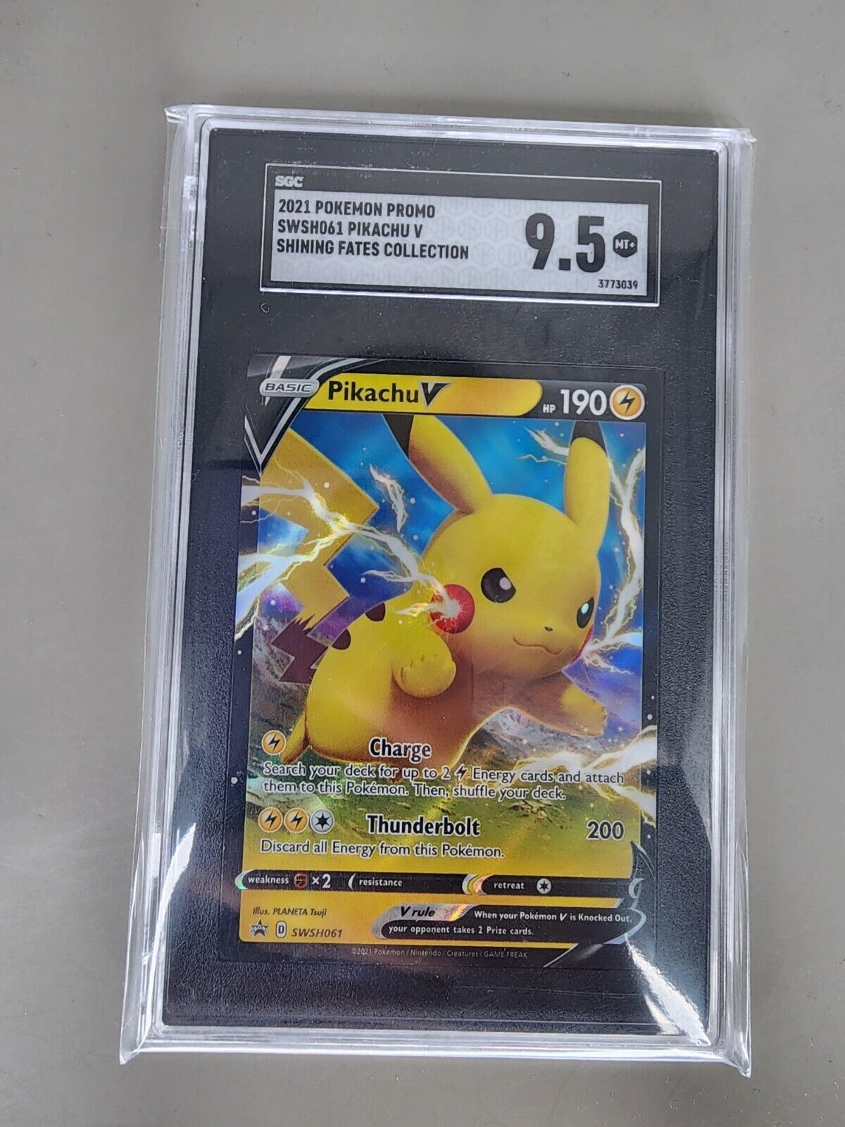 Pikachu V SWSH061 Black Star Promo Shining Fates 2021 Swsh061 9.5 Grade SGC