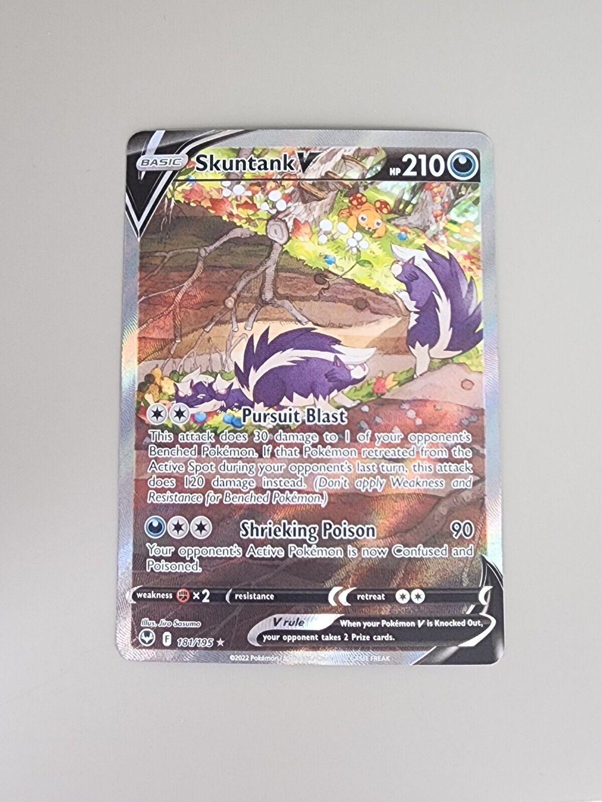 Pokémon TCG Skuntank V Sword & Shield - Silver Tempest 181/195 Holo Ultra Rare