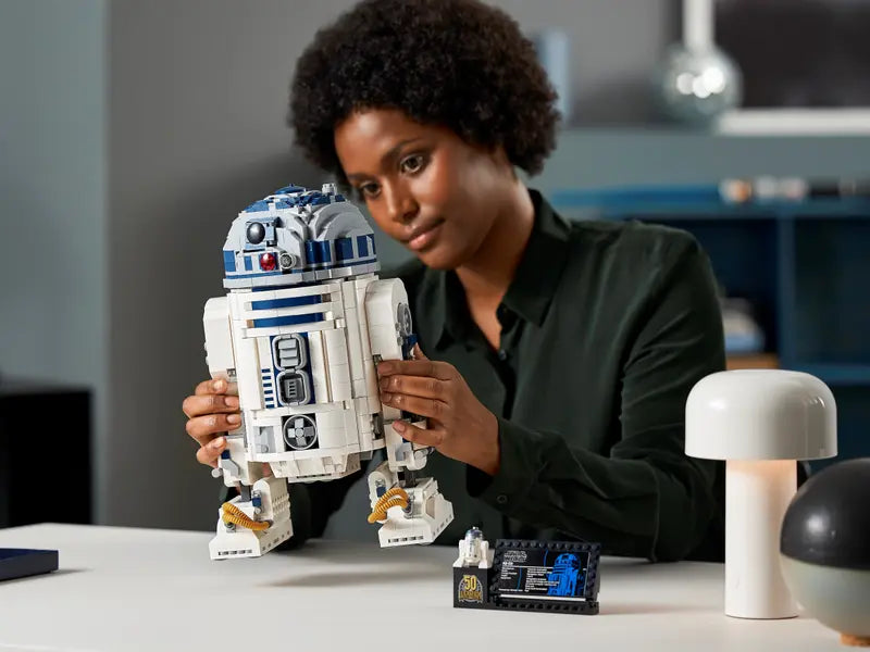 R2 D2 75308