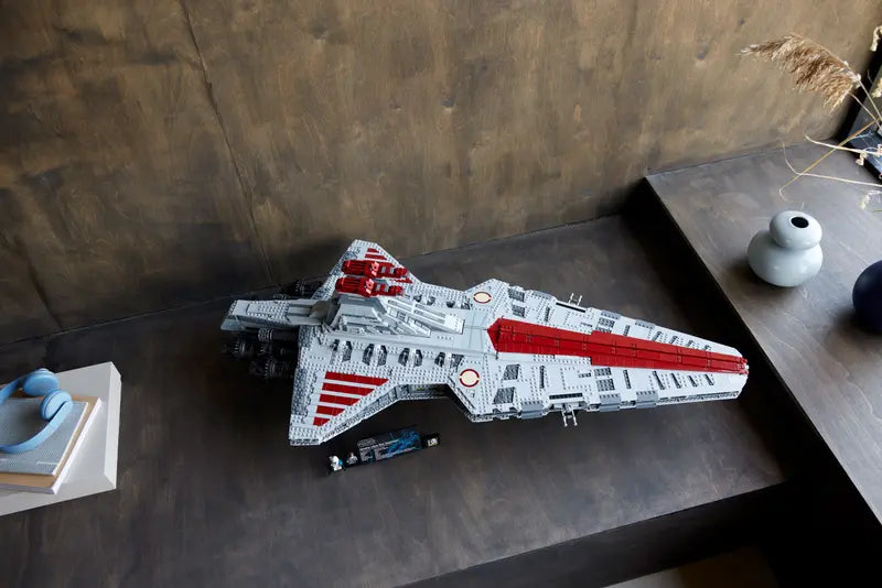 Venator Class Republic Attack Cruiser 75367