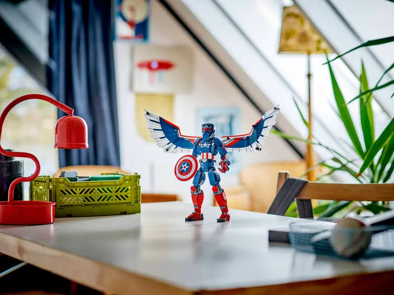 Captain America Construction Figure