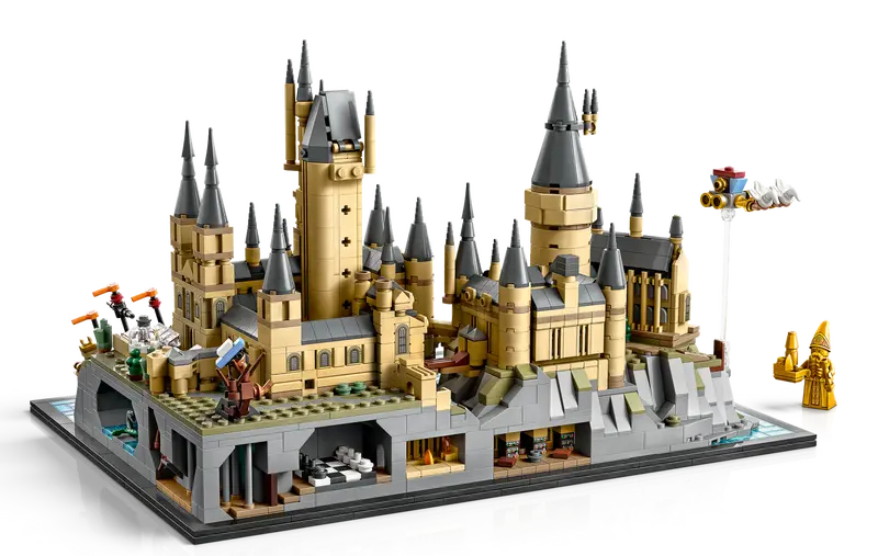 Hogwarts Castle and Grounds 76419