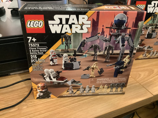 Clone Trooper & Droid Battle Pack