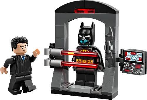 Batman: Bruce Wayne and the Batsuit 30726