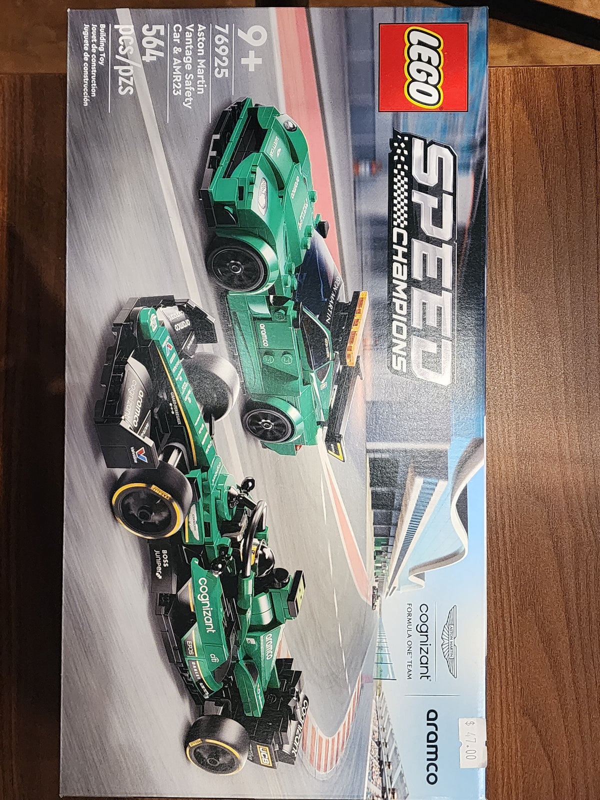 Aston Martin vantage safety car and AMR23 76925