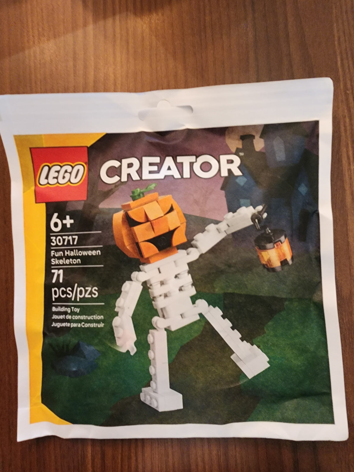 Fun Halloween Skeleton 30717